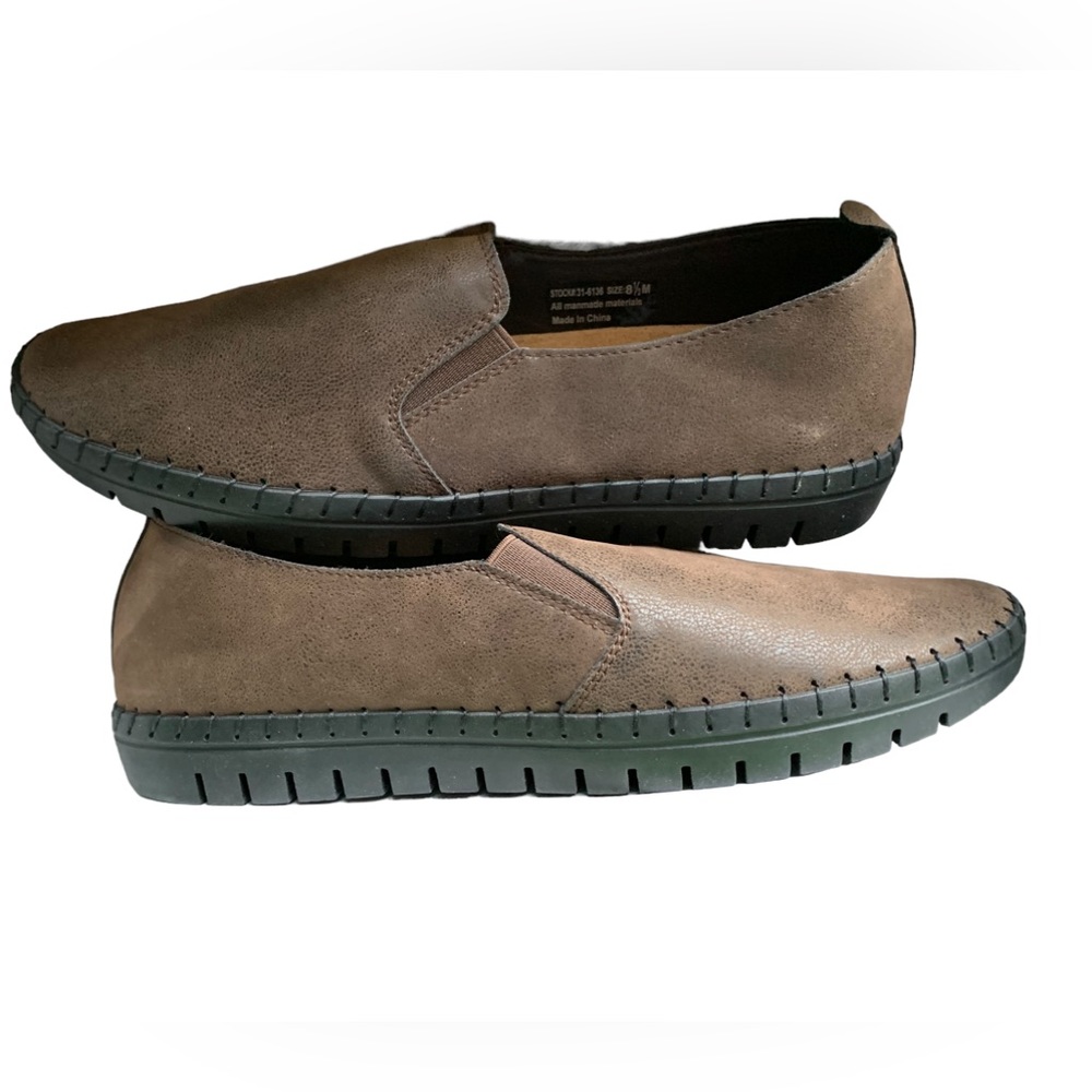 Easy Street Fresh Brown Slip On Lightweight Moc Shoes Women’s Size 8.5 NWB